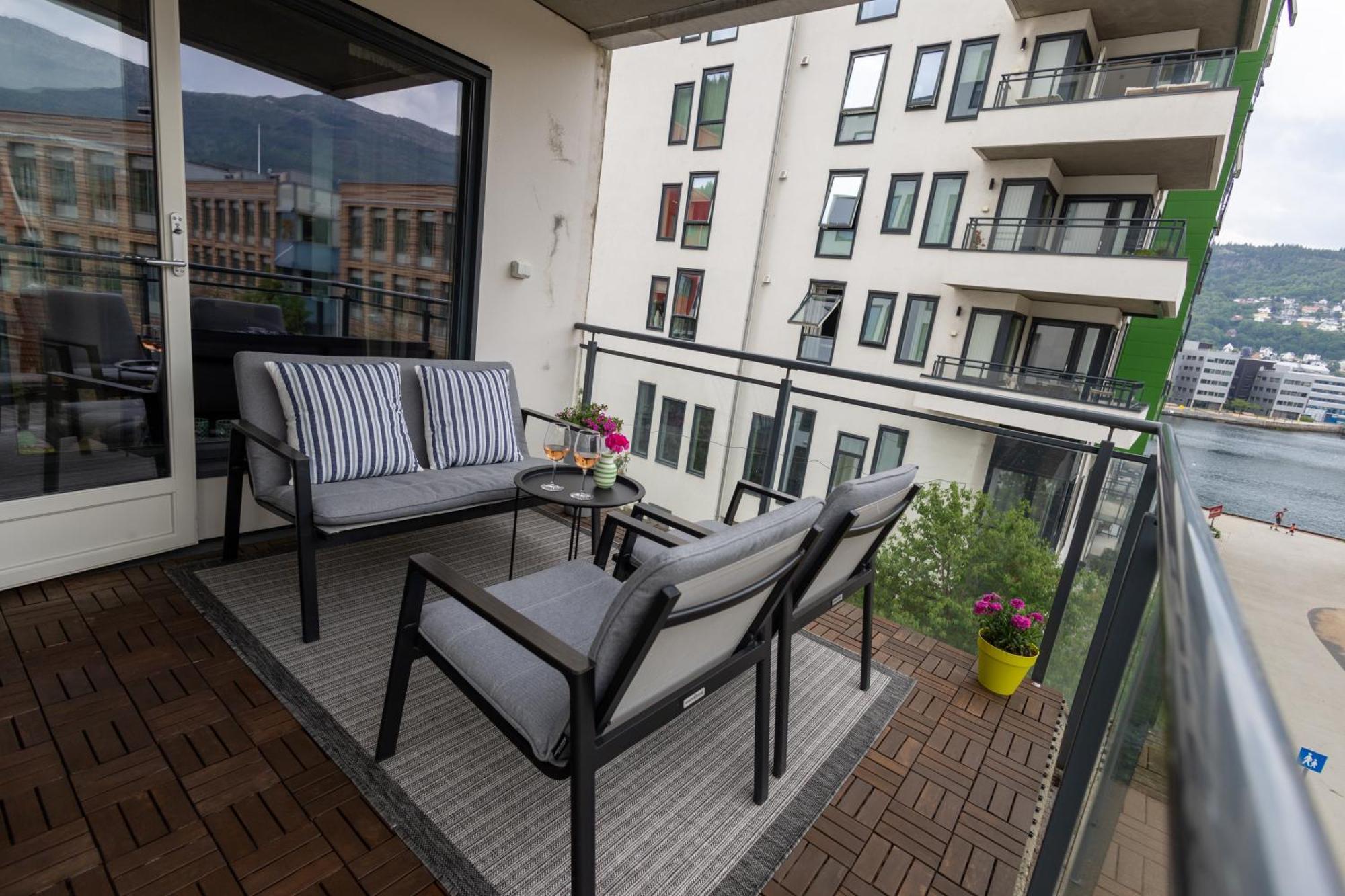 Modern Apartment - Amazing Terrace And Fjord View, Close To City Center Берген Экстерьер фото